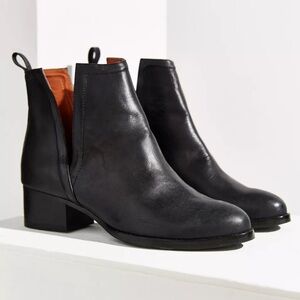 Jeffrey Campbell Oriley Cut Out Black Leather Pull Tabs Ankle Booties Size 6